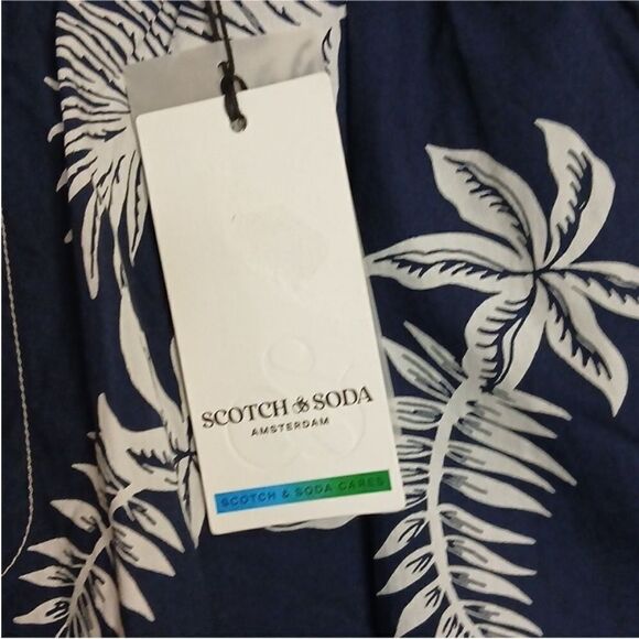 Scotch & Soda NWT Mens Relaxed Straight Print Poplin
Bermuda Shorts Navy M - Picture 8 of 8
